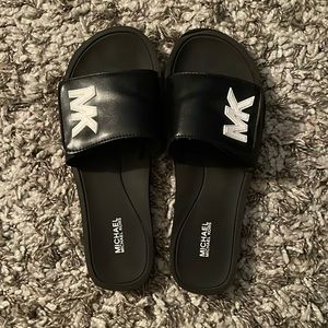 Michael Kors slides (Velcro)